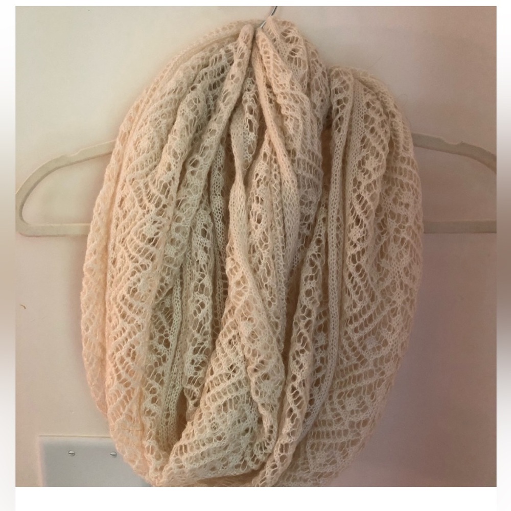 H & M Infinity Crochet Cream Lace Scarf one size